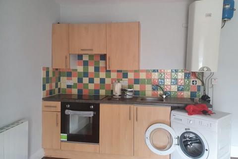 1 bedroom flat to rent, Modern one bedroom flat in Chatham, High Street