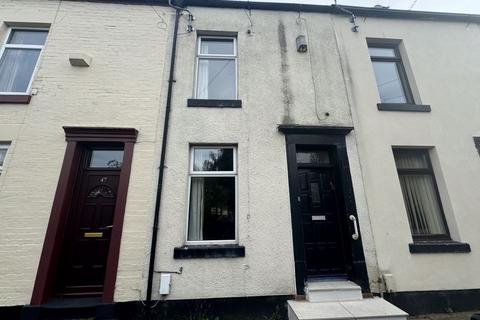 2 bedroom terraced house to rent, Heaton Road, Lostock