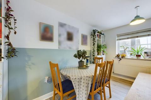 2 bedroom coach house for sale, Round Ring Gardens, Penryn - Coach house with garden and garage