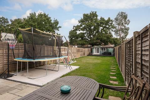 48 Taylor Road, Ashtead, KT21 2HY