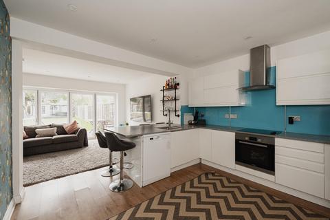 48 Taylor Road, Ashtead, KT21 2HY
