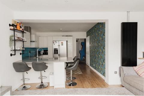 48 Taylor Road, Ashtead, KT21 2HY