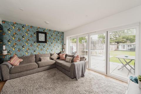 48 Taylor Road, Ashtead, KT21 2HY