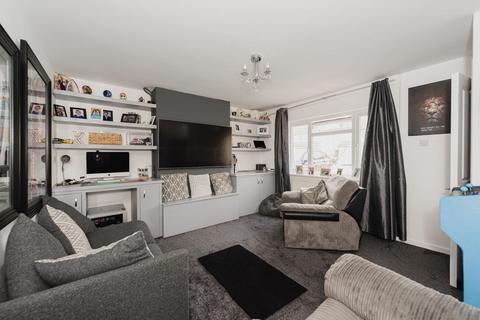 48 Taylor Road, Ashtead, KT21 2HY