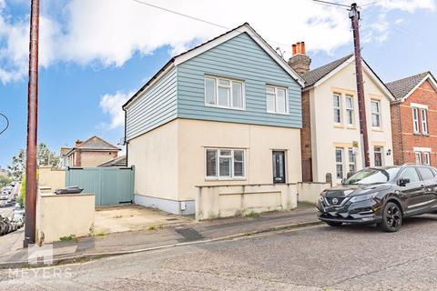 25 Calvin Road, Winton, Bournemouth, BH9 1LN