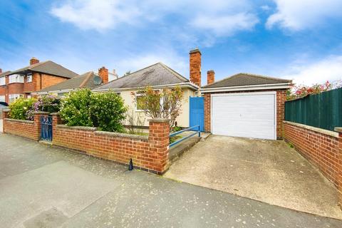 2 bedroom detached bungalow for sale, Shottery Avenue, Leicester, LE3