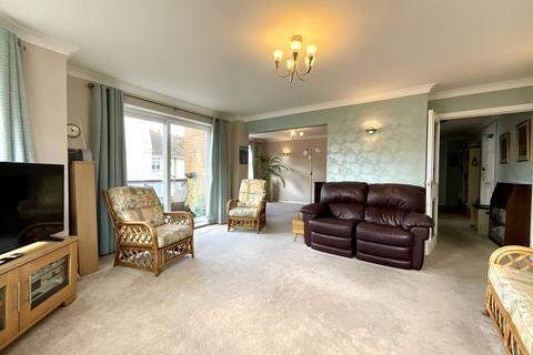 2 bedroom apartment for sale, Grand Avenue, Southbourne