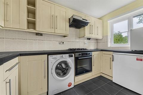 1 bedroom flat for sale, Hunts Farm Close, Borough Green, Sevenoaks