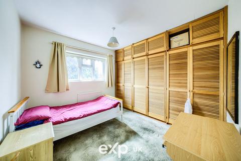 13 Hall Close, Stoneleigh, Coventry, CV8 3DG