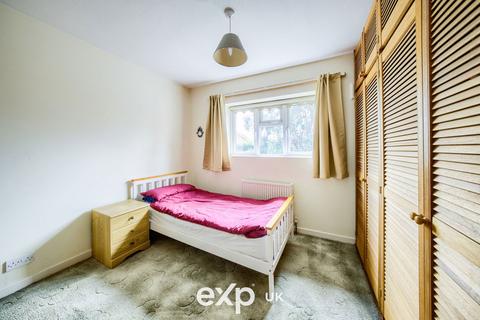 13 Hall Close, Stoneleigh, Coventry, CV8 3DG