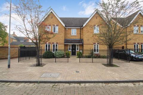 5 bedroom detached house for sale, Tydeman Close, Bedford MK41