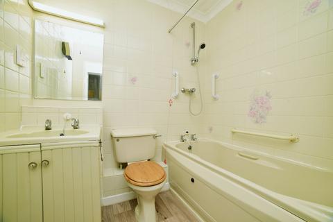 2 bedroom apartment for sale, Haldenby Court, Swanland HU14