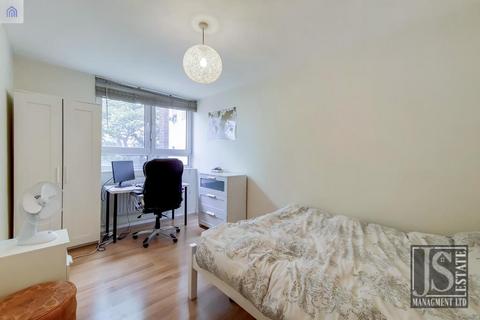 2 bedroom flat for sale, Chilton Grove, London, SE8 5DX