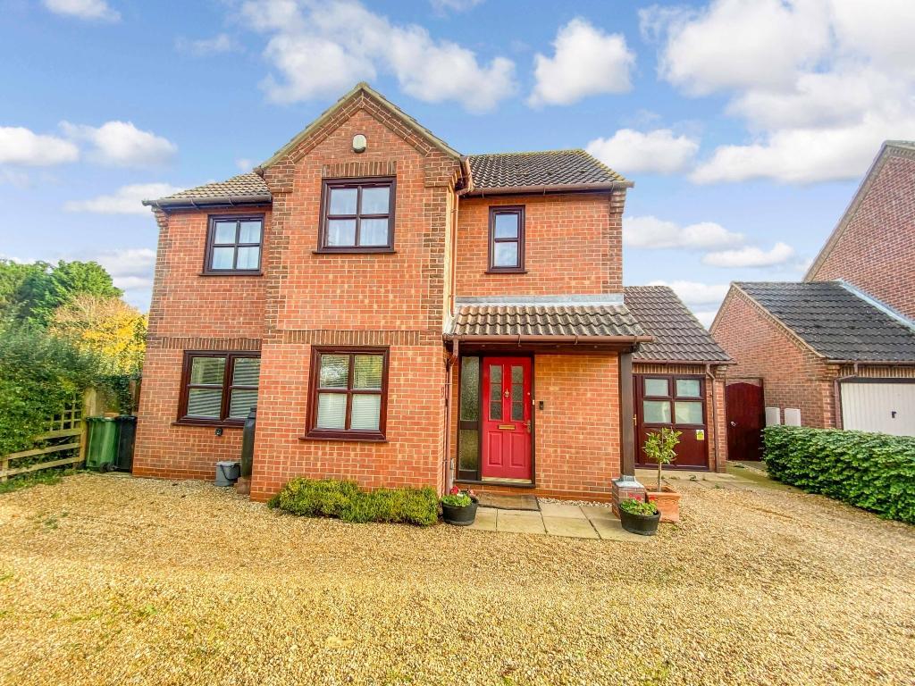 Sleights Drive, Walsoken, Wisbech... 3 bed detached house for sale £