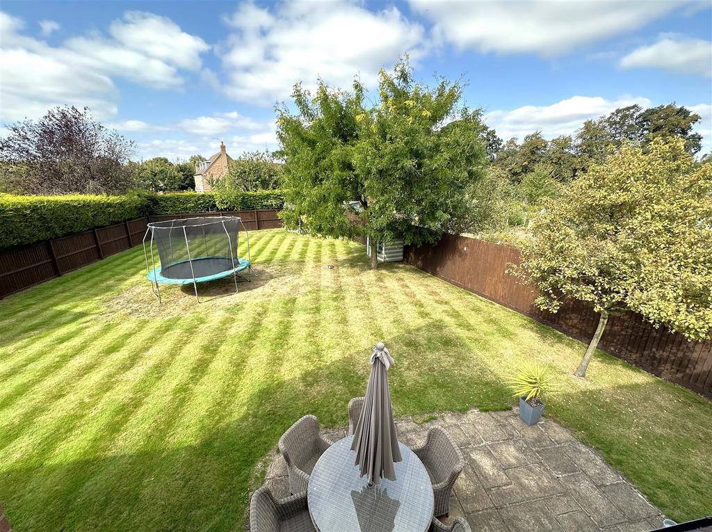 Wonderful &amp; Private Rear Garden 411