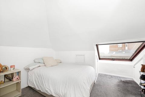 1 bedroom apartment to rent, Central Hill, London, SE19