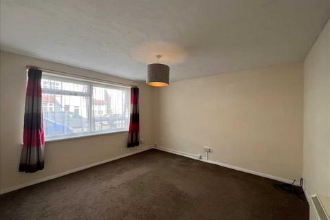 2 bedroom apartment to rent, Westcliff on Sea SS0