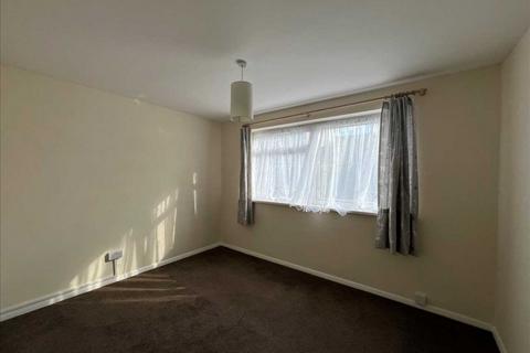 2 bedroom apartment to rent, Westcliff on Sea SS0