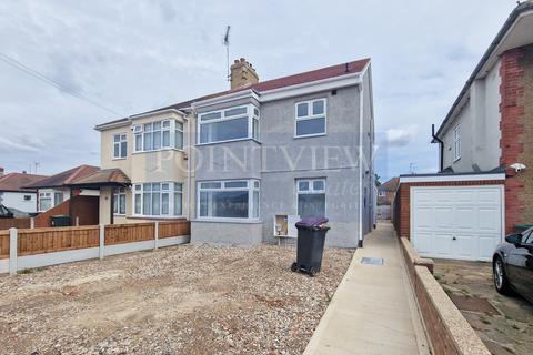 Studio to rent, Keith Way, Southend-On-Sea SS2