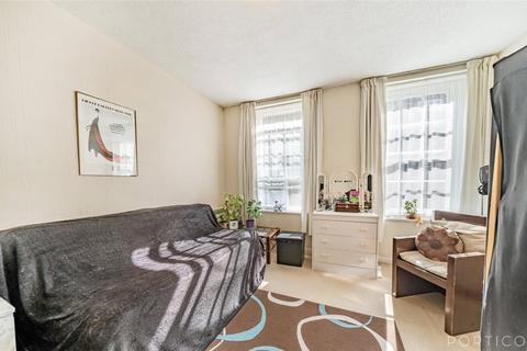 2 bedroom property for sale, Vicarage Crescent, London