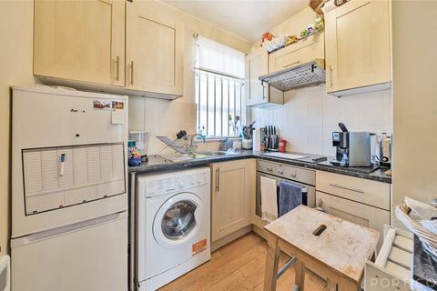 2 bedroom property for sale, Vicarage Crescent, London