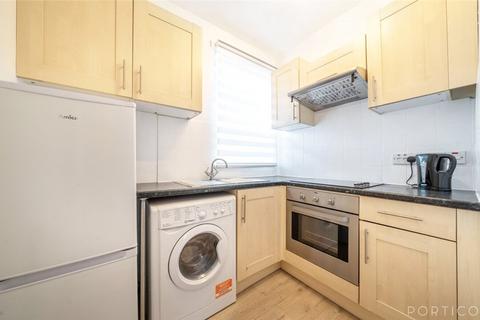 2 bedroom apartment for sale, Vicarage Crescent, London