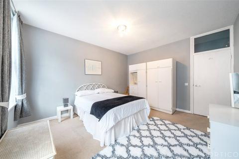 2 bedroom apartment for sale, Vicarage Crescent, London