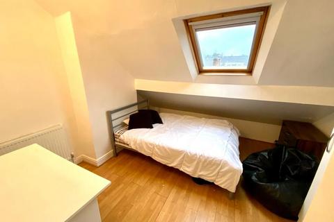 3 bedroom house share to rent, 34 Eastwood Road, Ecclesall