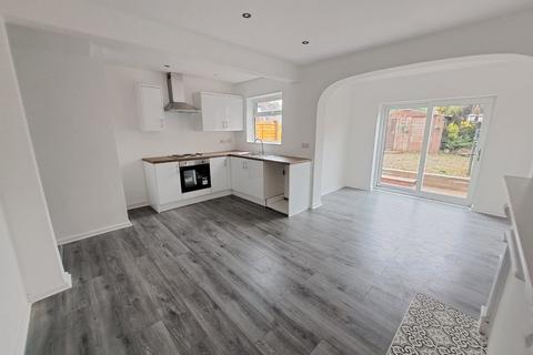 3 bedroom semi-detached house to rent, Southgate Road, Birmingham