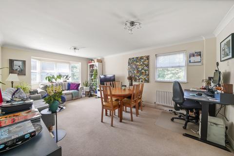 2 bedroom flat to rent, Lytton Grove, London SW15