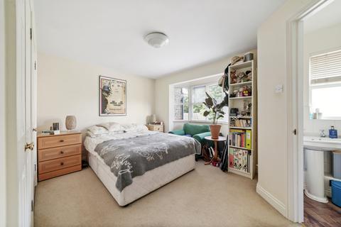 2 bedroom flat to rent, Lytton Grove, London SW15