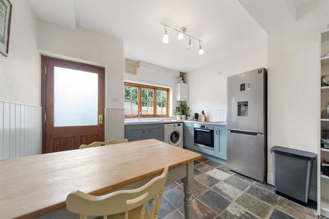 3 bedroom semi-detached house for sale, 49 Laburnum Walk, Malvern, Worcestershire, WR14