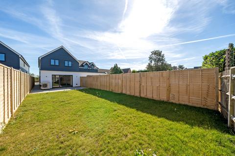 4 bedroom semi-detached house for sale, Thornton Road, Dunmow CM6