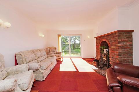 4 bedroom bungalow for sale, Park Avenue, York YO32