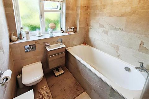 8 Bracken Lea, Chatham, ME5 0BZ