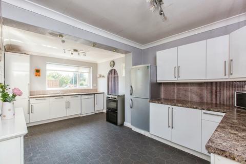 3 bedroom bungalow for sale, Billinge Road, Wigan WN4