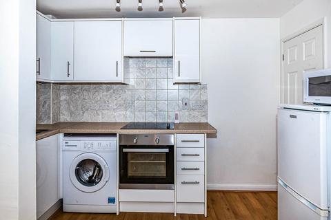 1 bedroom terraced house to rent, Rusham Road, Surrey TW20
