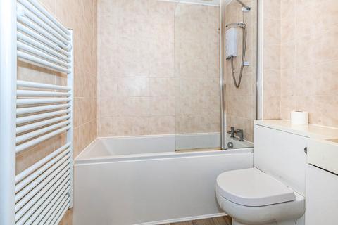 1 bedroom terraced house to rent, Rusham Road, Surrey TW20