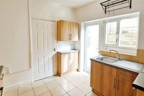 3 bedroom terraced house to rent, Preston Road, East Sussex TN39