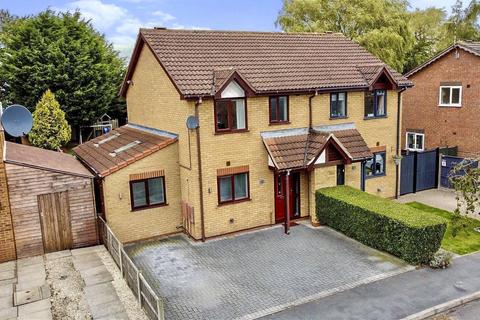 3 bedroom semi-detached house for sale, Cadle Close, Leicester LE9