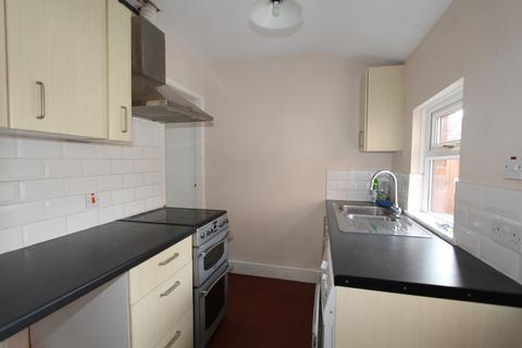 2 bedroom terraced house to rent, North Street, Nottingham NG16