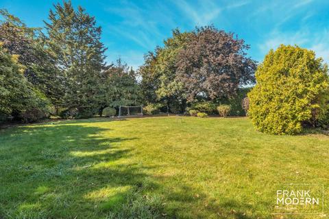4 Manor Road, Sutton, Peterborough, PE5 7XG