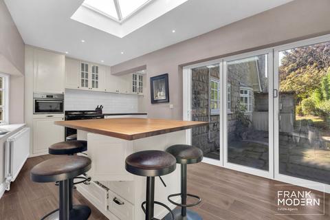 4 Manor Road, Sutton, Peterborough, PE5 7XG