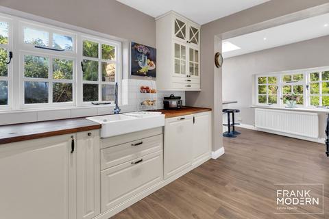 4 Manor Road, Sutton, Peterborough, PE5 7XG