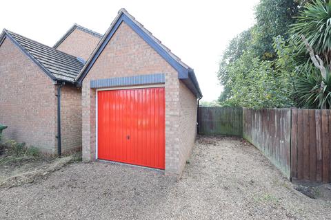 13 Redwood Chase, South Ockendon, RM15 6RE