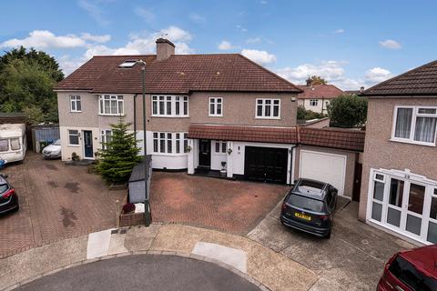 4 bedroom semi-detached house for sale, Madison Gardens, Bexleyheath, DA7