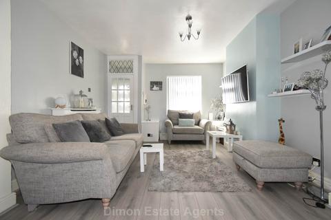 3 bedroom end of terrace house for sale, Queens Road, Gosport