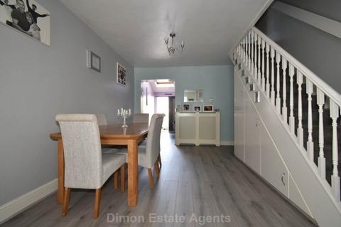 3 bedroom end of terrace house for sale, Queens Road, Gosport