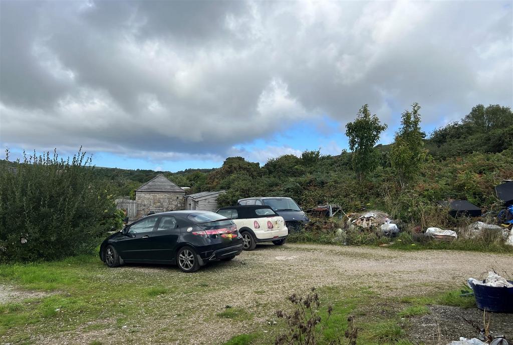 Garage, Garden &amp; Views