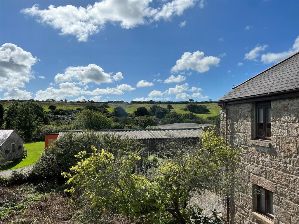 Garage, Garden &amp; Views